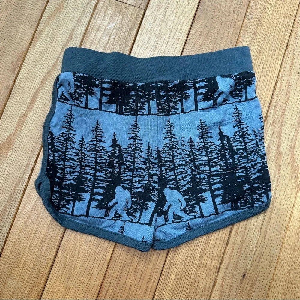 Kate Quinn Modal Sasquatch Bigfoot Print Shorts 18-24 Months Blue
